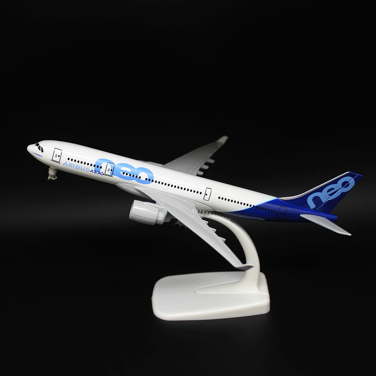 Miniatura de Avião em Metal 20cm Coleção Airbus, Concorde e Beluga