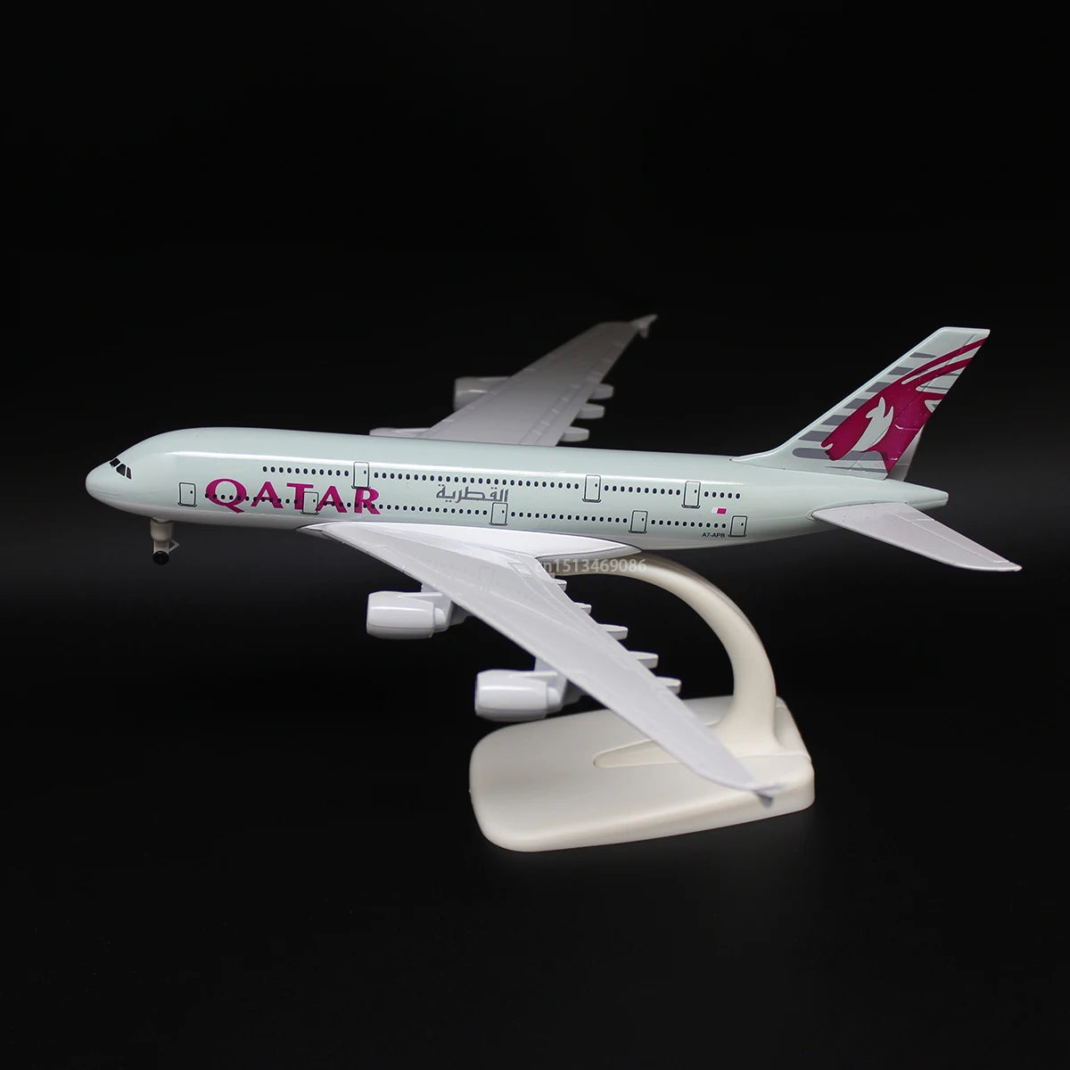 Miniatura de Avião em Metal 20cm Coleção Airbus, Concorde e Beluga