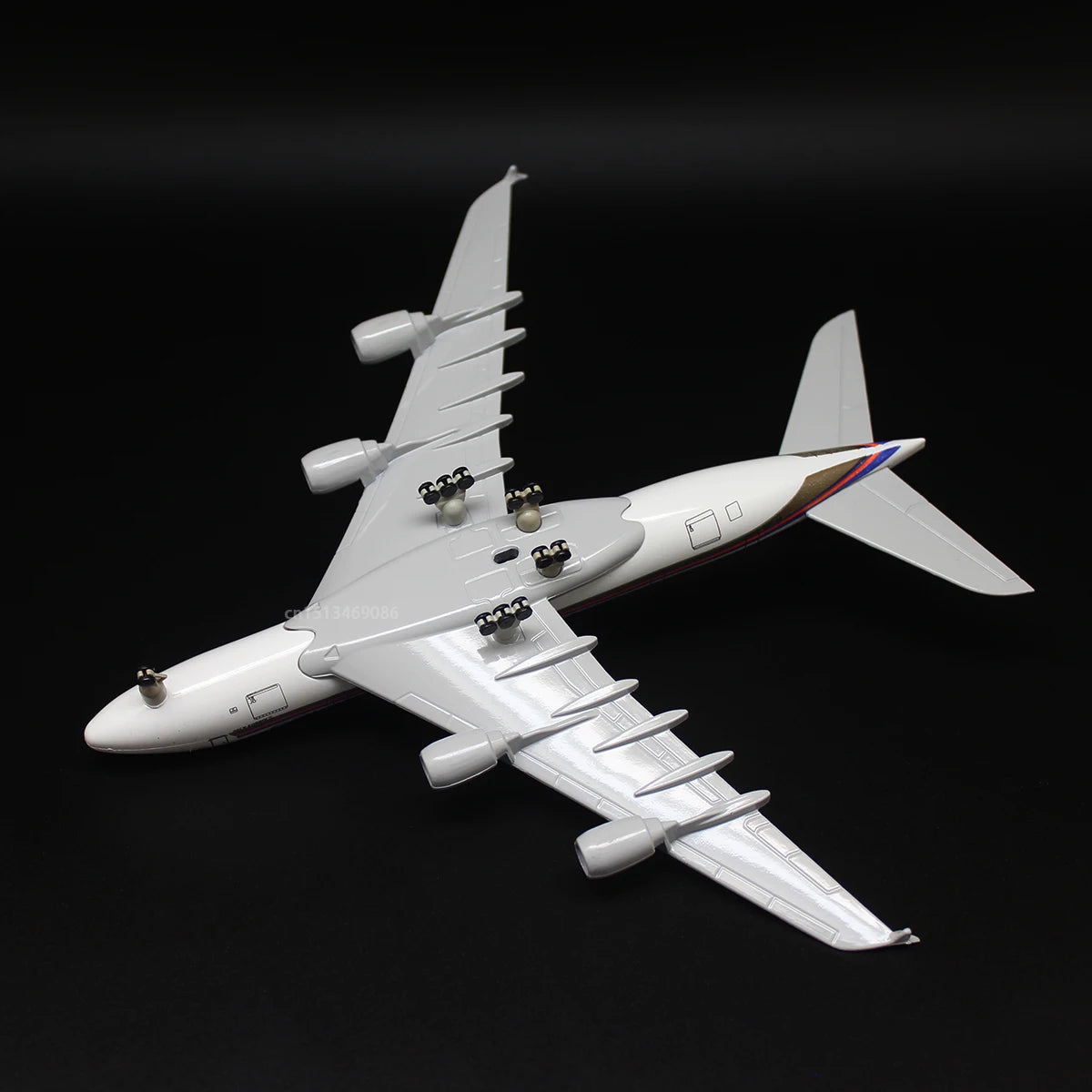 Miniatura de Avião em Metal 20cm Coleção Airbus, Concorde e Beluga