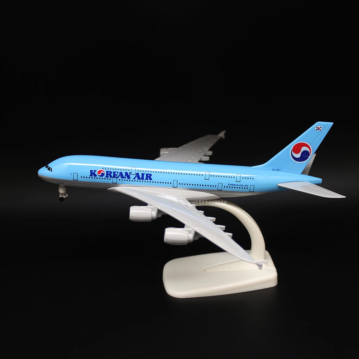 Miniatura de Avião em Metal 20cm Coleção Airbus, Concorde e Beluga