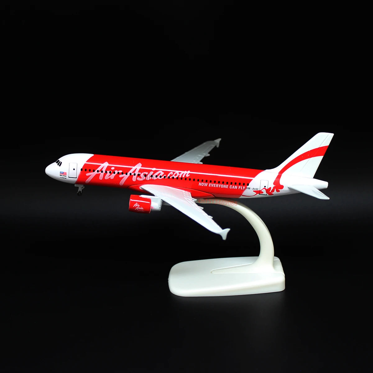 Miniatura de Avião em Metal 20cm Coleção Airbus, Concorde e Beluga