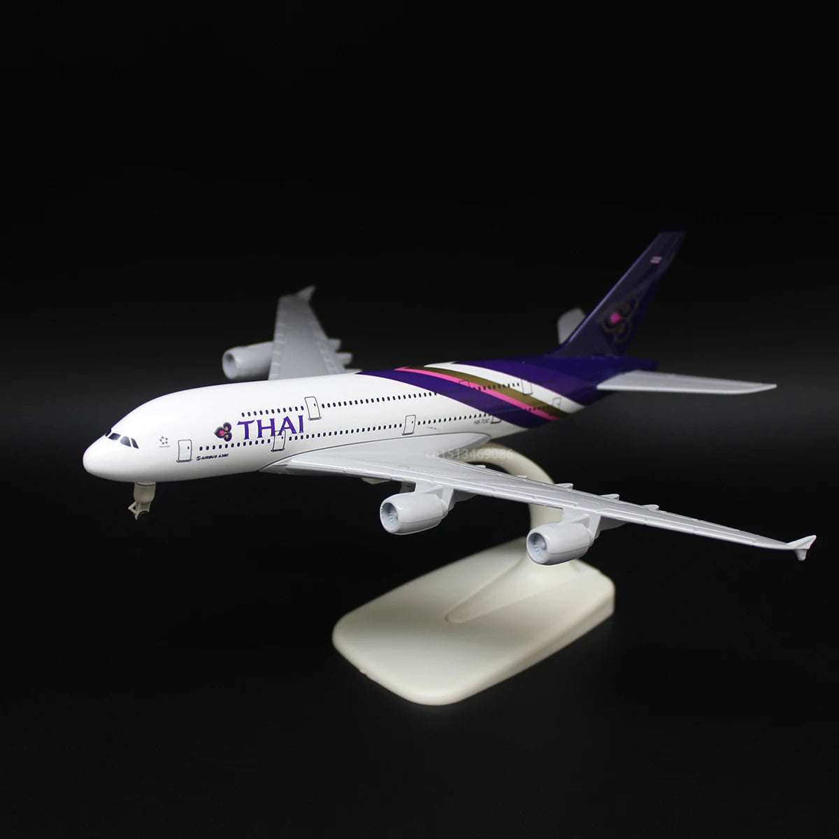 Miniatura de Avião em Metal 20cm Coleção Airbus, Concorde e Beluga