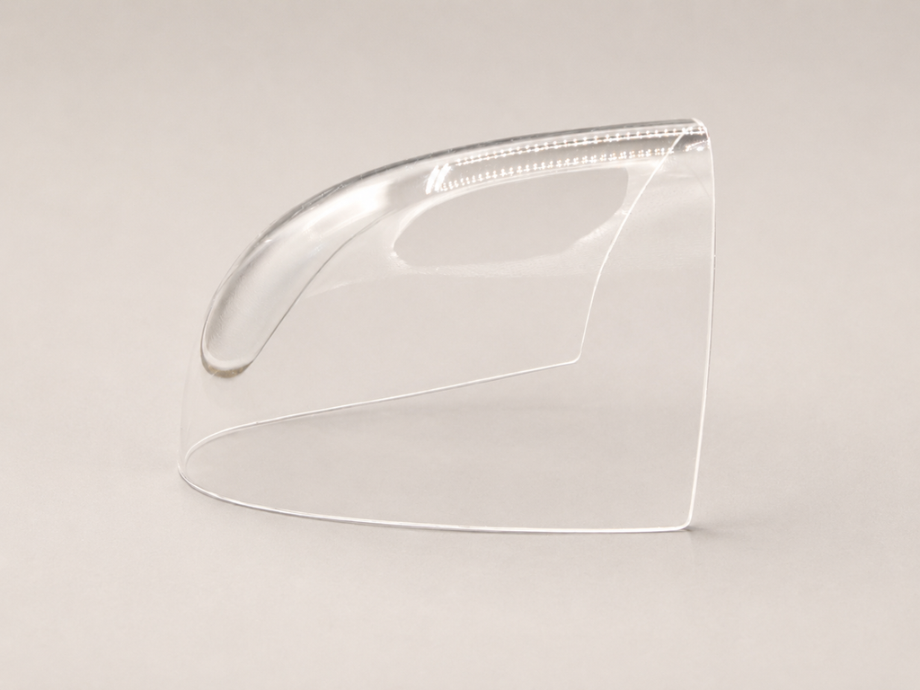 Lente da Ponta da Asa em PLEXIGLAS® – Embraer |